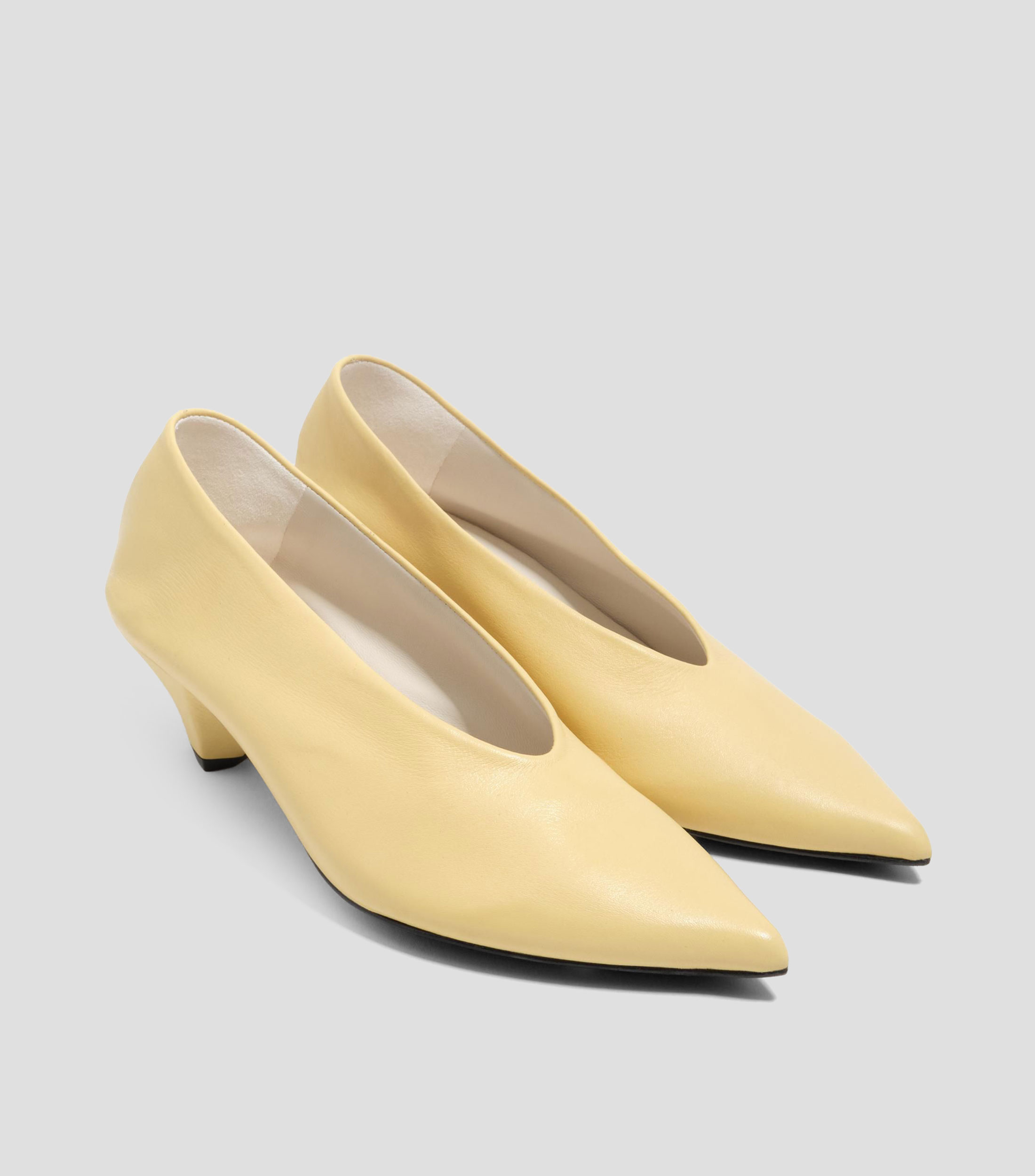 Zapatilla tacón medio piel amarilla Mujer